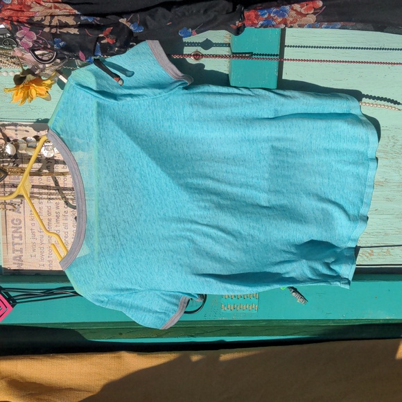 Graphic tee - Picture 3 of 3